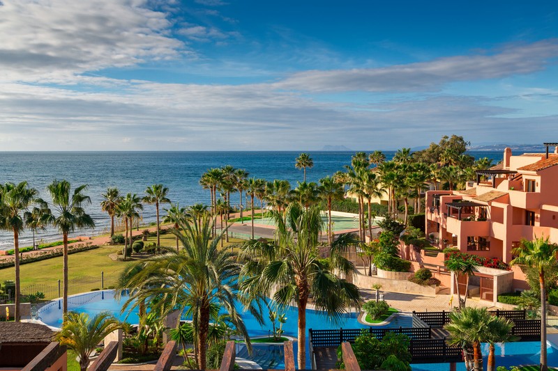 Front line Beach penthouse at Mar Azul between Marbella and Estepona